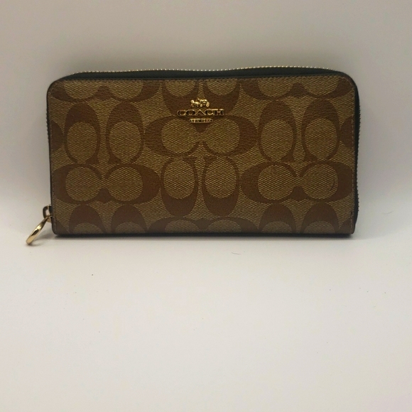 Coach wallet & wristlet - Picture 2 of 14